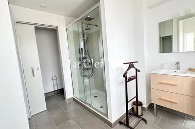 Appartement - 121 m² - 6 pièces