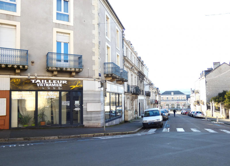 Local commercial - 90 m² - 3 pièces