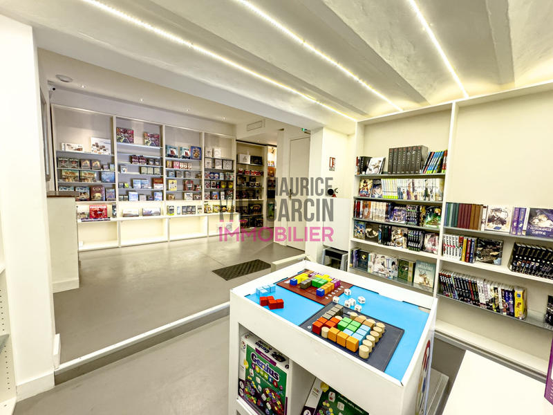 Fonds de commerce - Local d'activité / Entrepôt - 150 m²