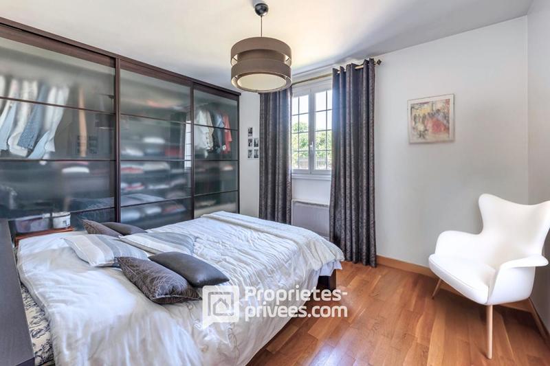 Maison - 190 m² - 8 pièces