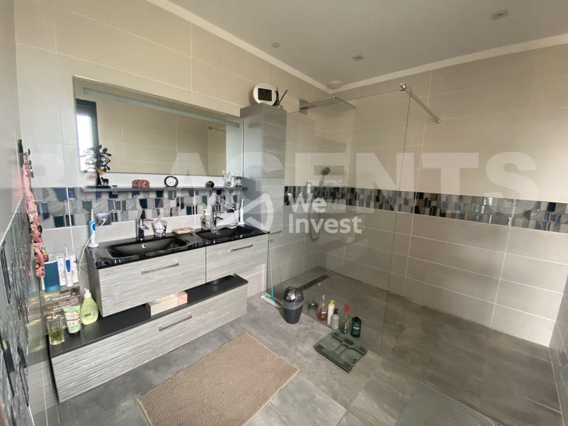 Villa - 182 m² - 5 pièces