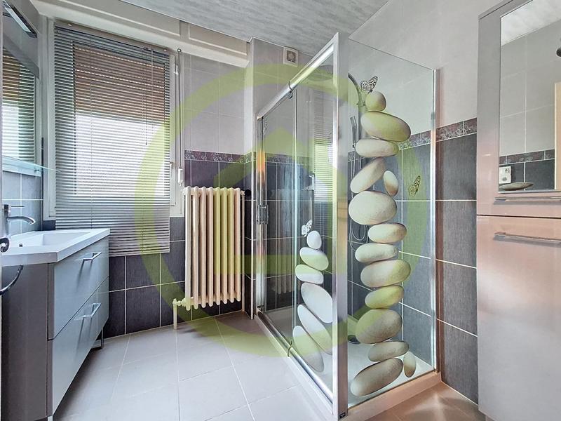 Maison - 211 m² - 8 pièces