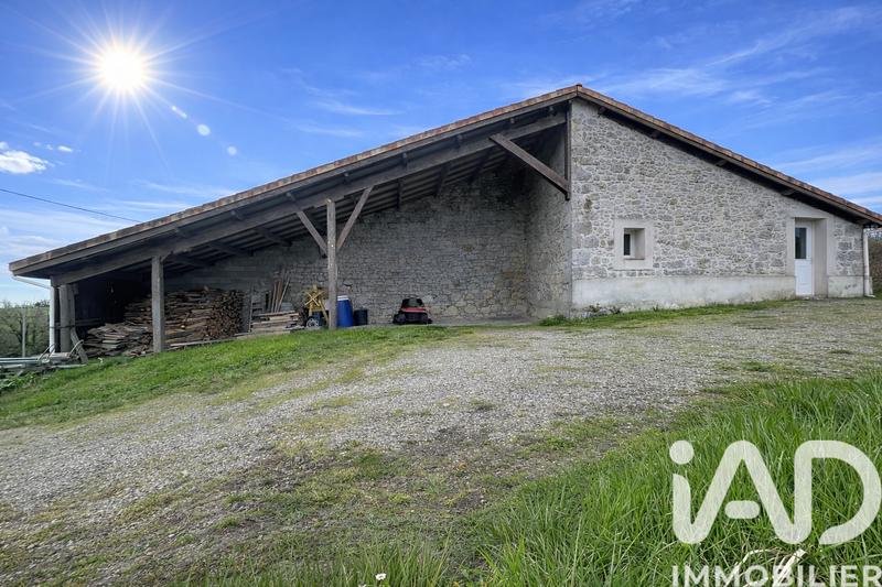 Maison - 270 m² - 10 pièces