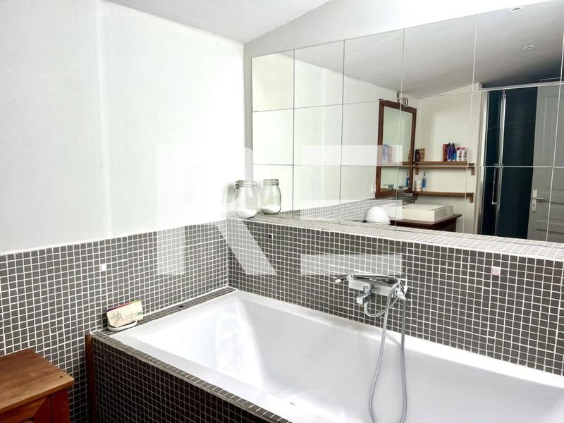 Maison - 196 m² - 8 pièces