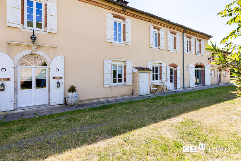 Château - 520 m² - 12 pièces