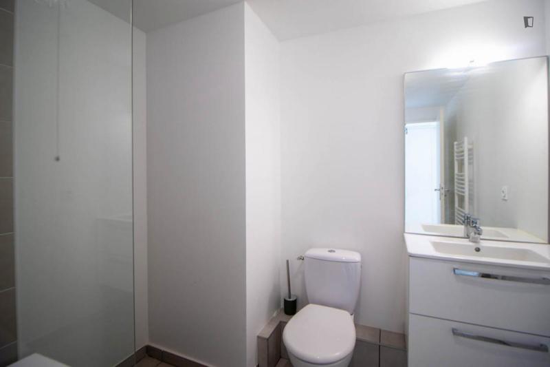 Chambre - 12 m² - 5 pièces