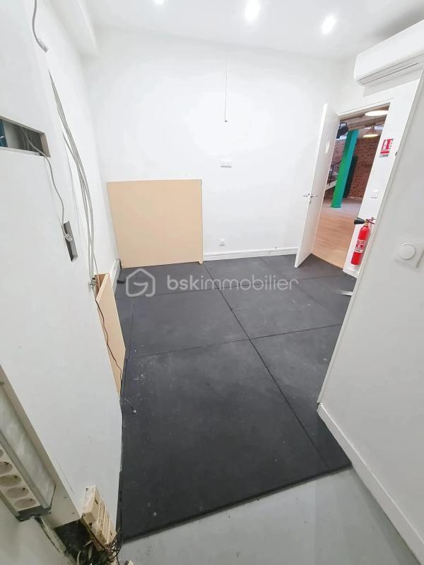 Bureau - 243 m² - 4 pièces