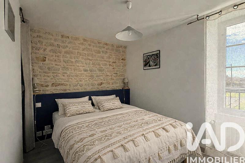 Maison - 325 m² - 13 pièces