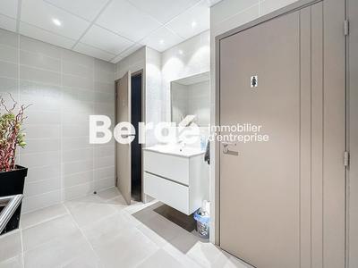 Bureau - 104 m² - 5 pièces