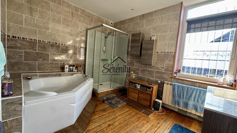 Maison - 180 m² - 8 pièces