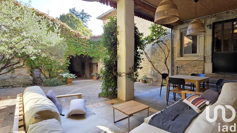 Maison - 435 m² - 20 pièces