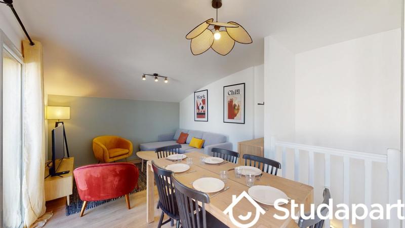 Chambre - 10 m² - 1 pièce