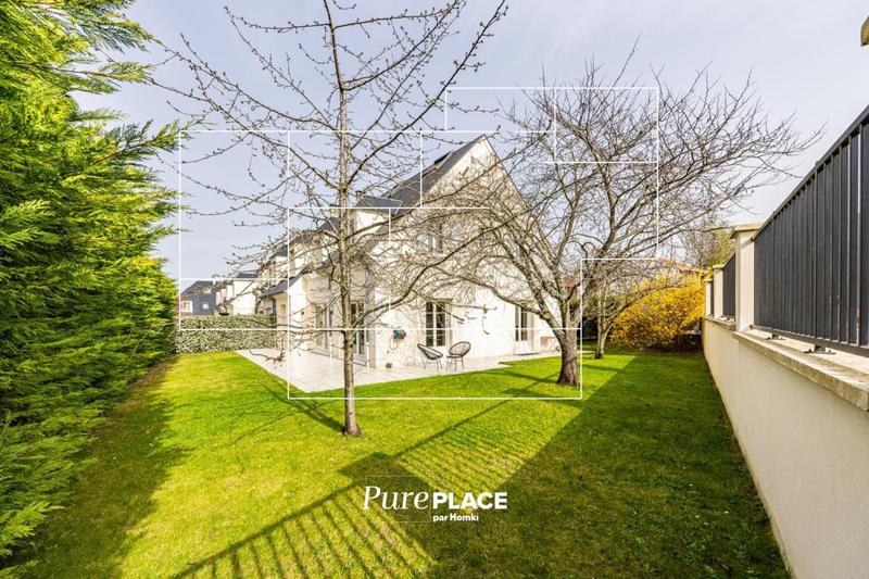 Maison - 205 m² - 8 pièces