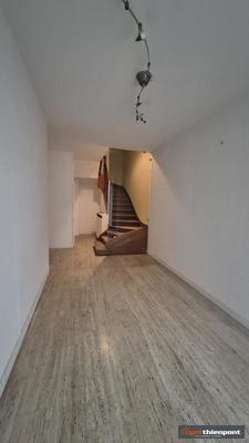 Maison - 300 m² - 13 pièces