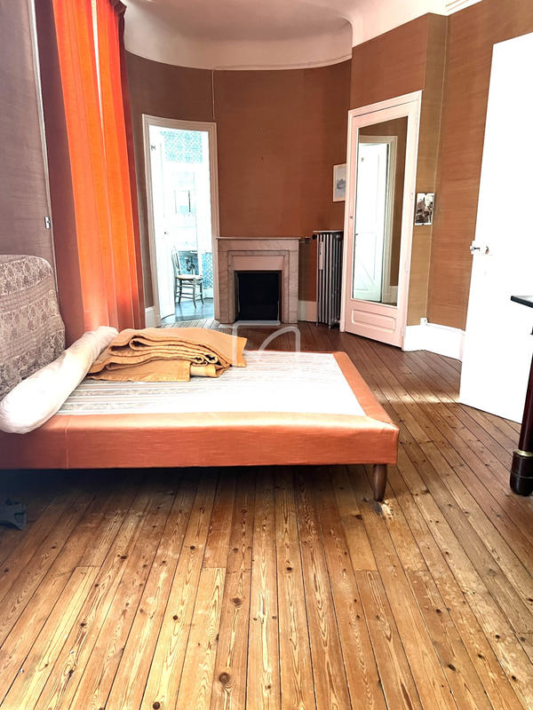 Villa - 199 m² - 9 pièces