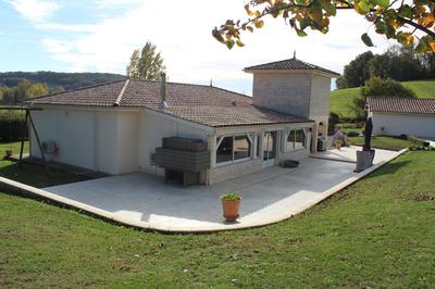 Maison - 188 m² - 8 pièces