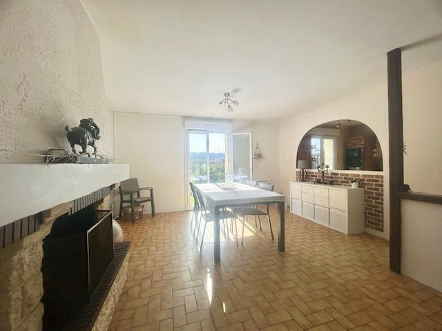 Maison - 82 m² - 5 pièces