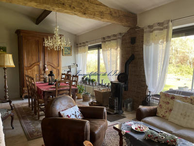 Maison - 396 m² - 13 pièces