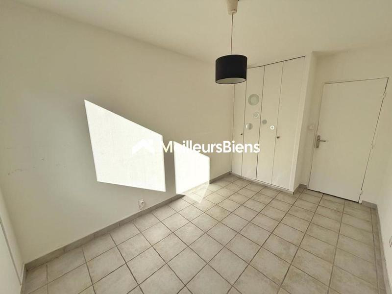 Appartement - 81 m² - 5 pièces
