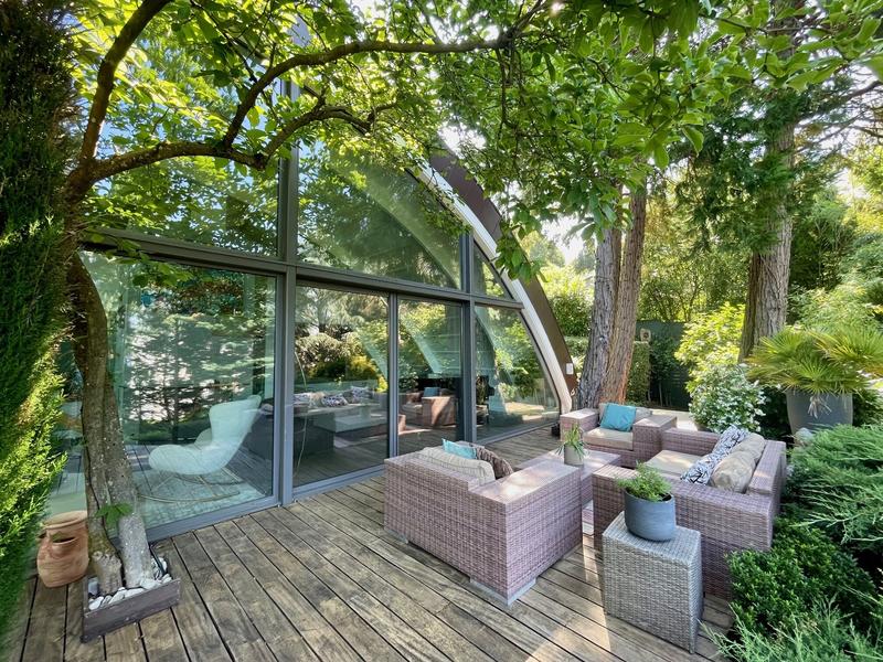 Maison - 260 m² - 7 pièces