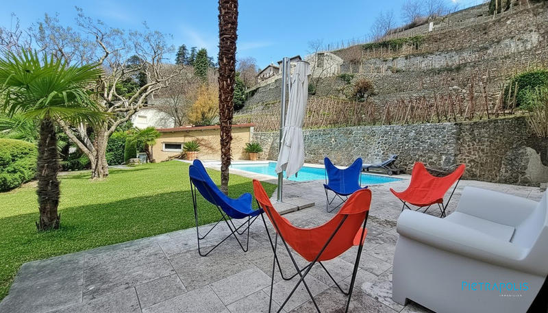 Maison - 226 m² - 8 pièces