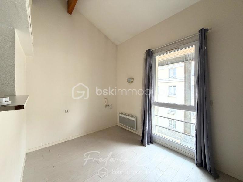 Studio - 25 m² - 1 pièce