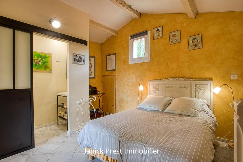 Maison - 180 m² - 6 pièces