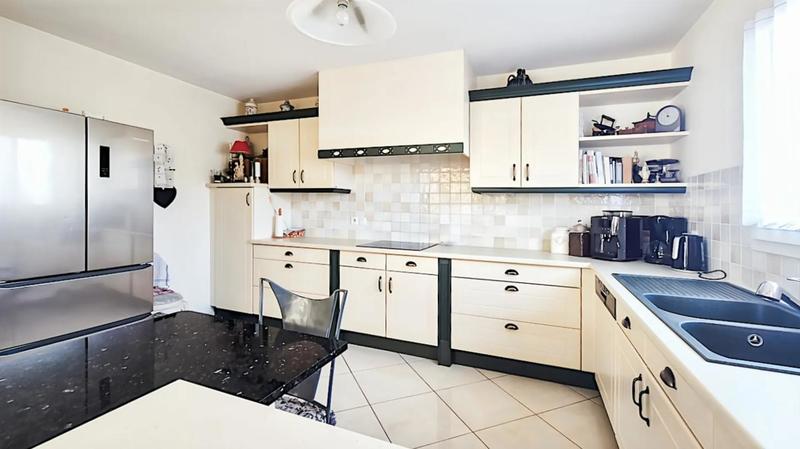 Maison - 204 m² - 8 pièces