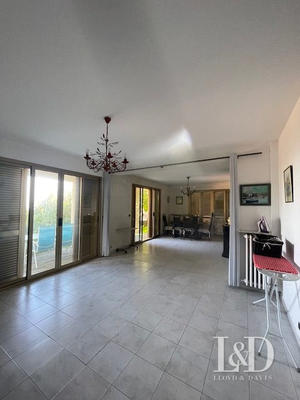 Maison - 185 m² - 7 pièces