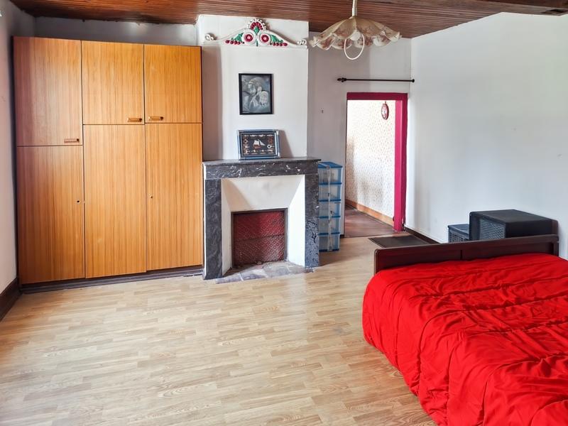 Maison traditionnelle - 250 m² - 9 pièces