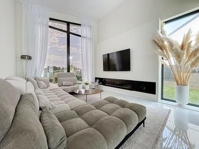 Maison - 231 m² - 6 pièces