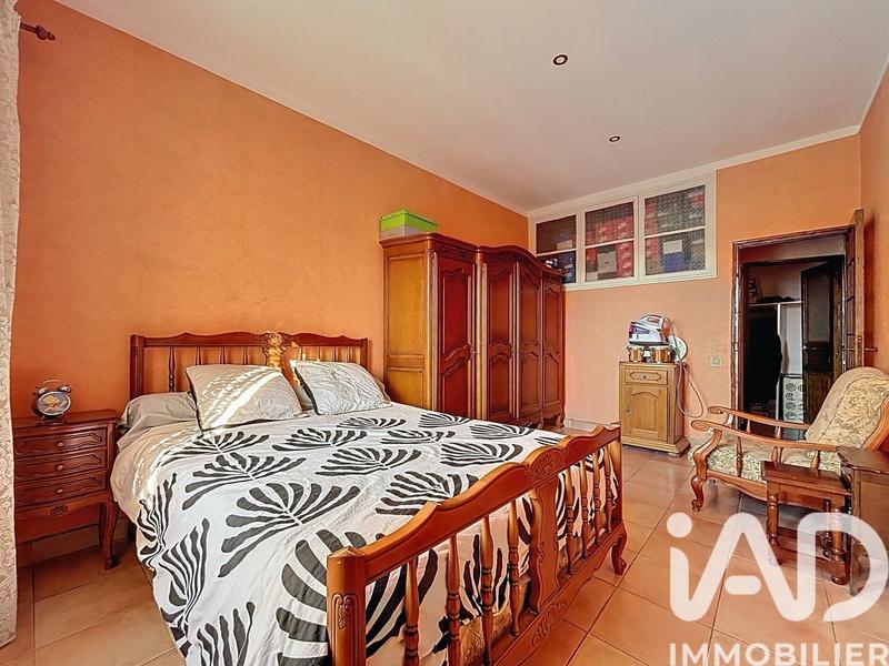 Maison - 260 m² - 8 pièces