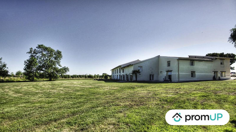 Maison contemporaine - 1 280 m² - 20 pièces