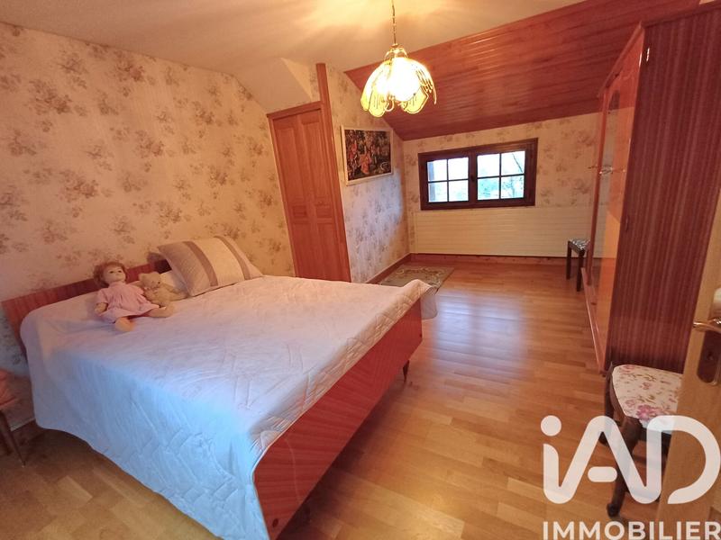 Maison - 230 m² - 8 pièces