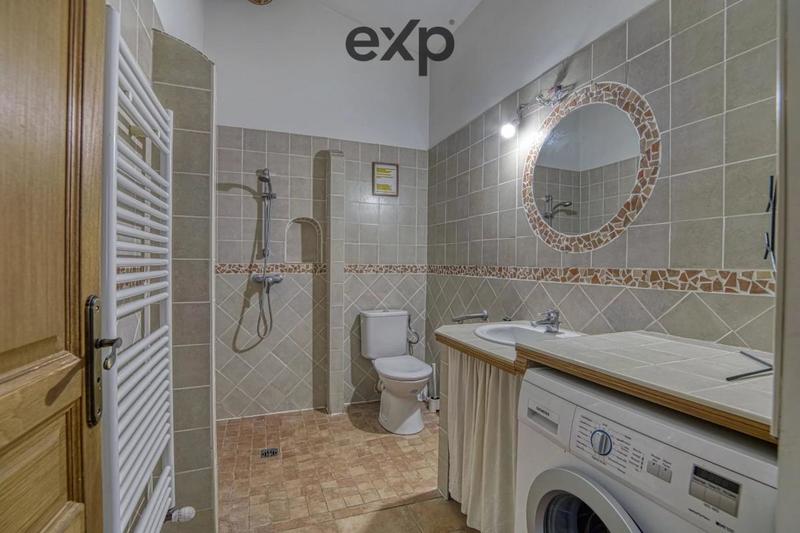 Propriété - 176 m² - 6 pièces