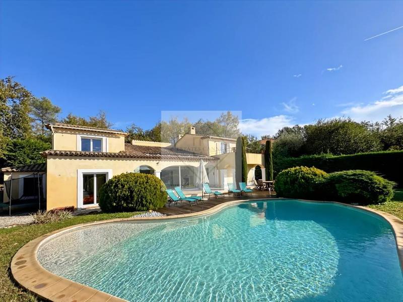 Villa - 250 m² - 7 pièces