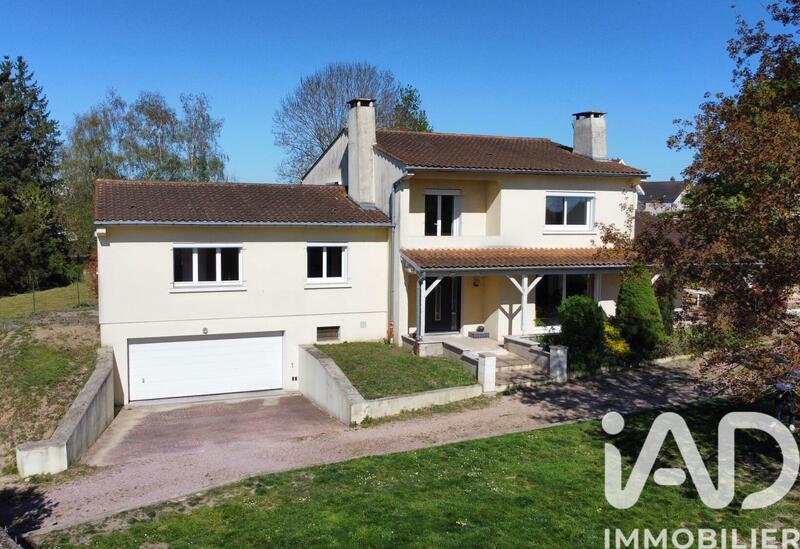 Maison - 251 m² - 10 pièces