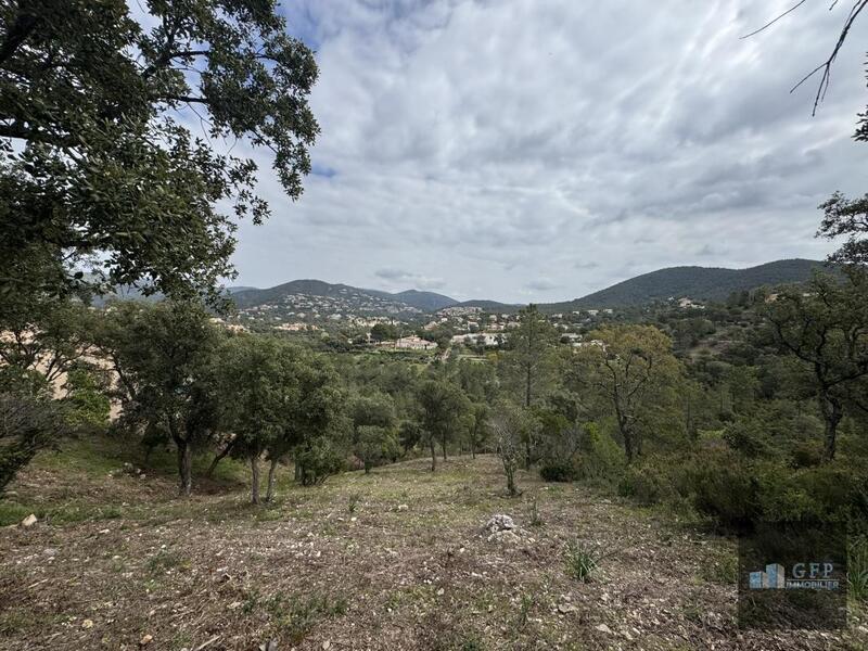 Terrain constructible - 2 070 m²