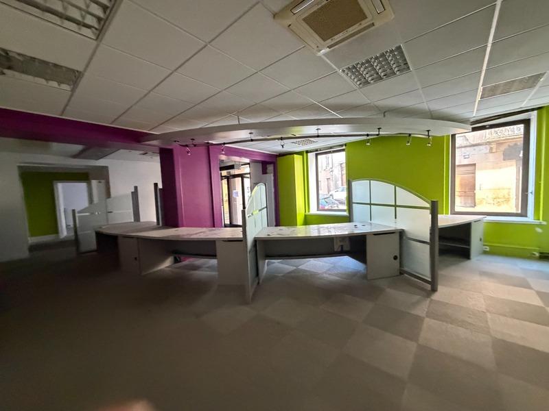 Bureau - 210 m² - 9 pièces