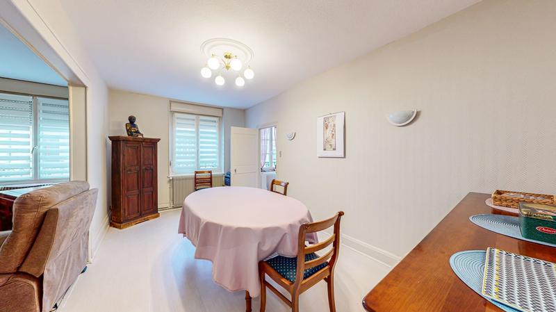 Maison - 206 m² - 9 pièces