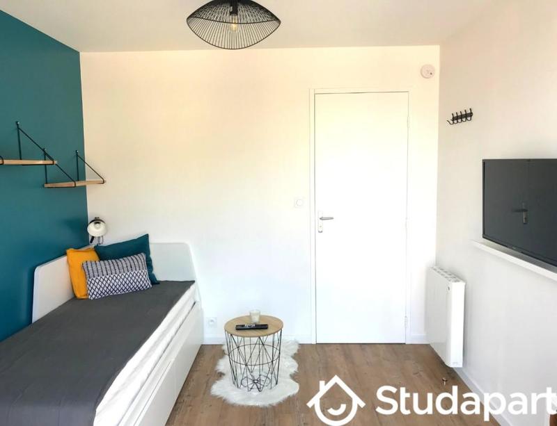 Chambre - 10 m² - 1 pièce