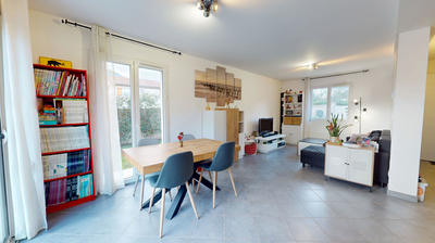Maison - 90 m² - 5 pièces