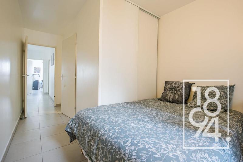 Appartement - 80 m² - 2 pièces