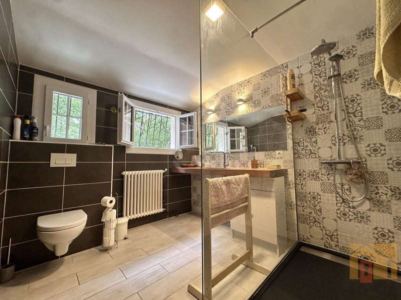 Maison - 200 m² - 6 pièces