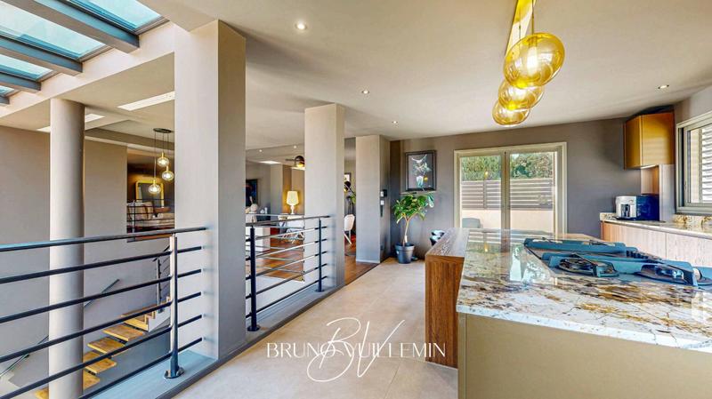 Villa - 389 m² - 11 pièces