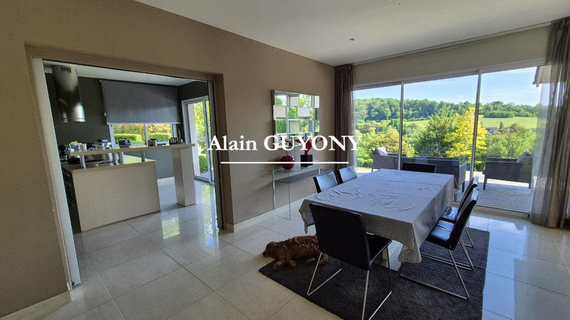 Maison contemporaine - 270 m² - 7 pièces