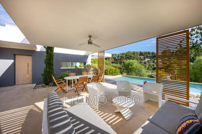 Villa - 306 m² - 8 pièces