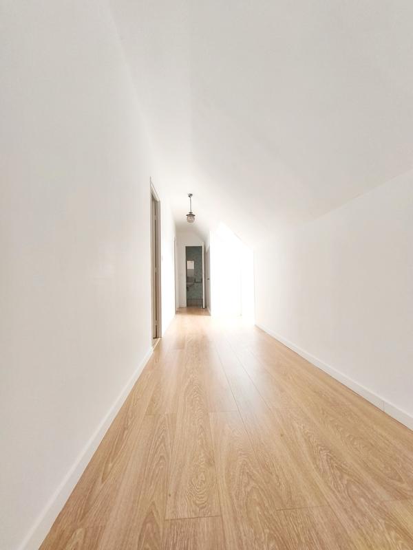 Maison traditionnelle - 170 m² - 9 pièces