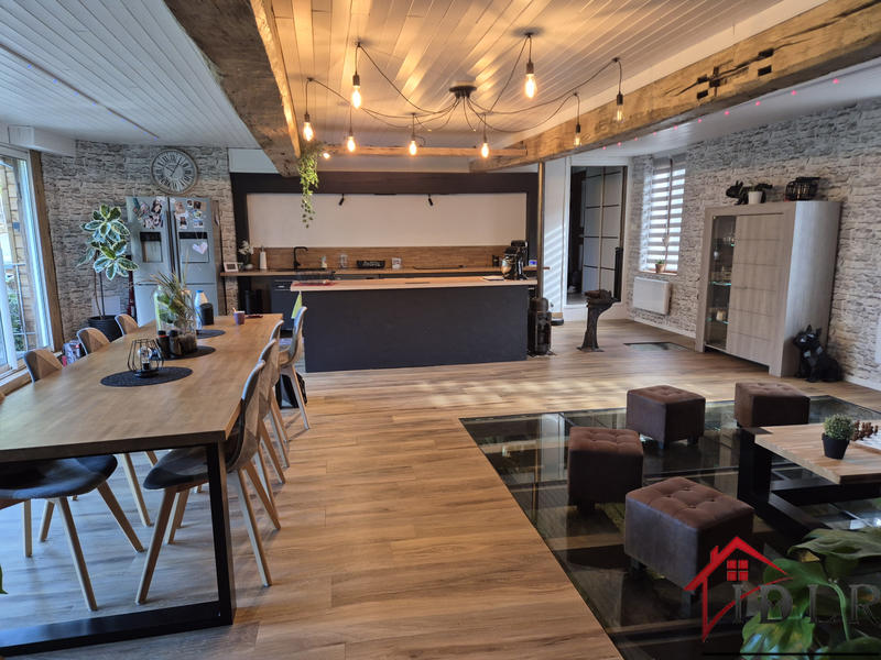 Maison - 455 m² - 13 pièces