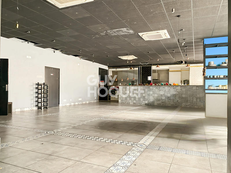 Local commercial - 220 m²